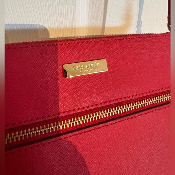 Authentic Kate Spade crossbody - Picture 2 of 5